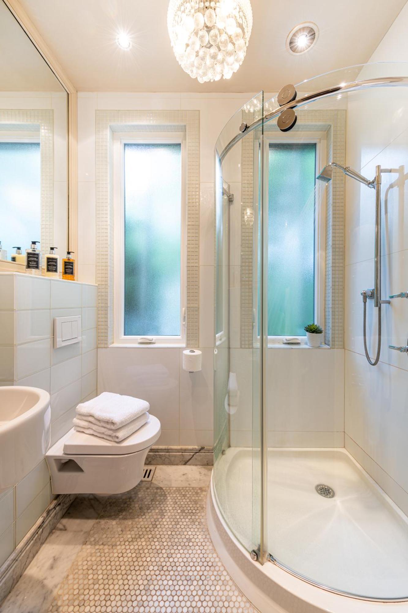 Stonehurst Place Hotel