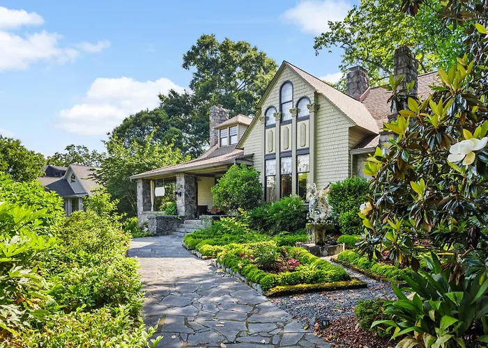 Stonehurst Place Bed & Breakfast