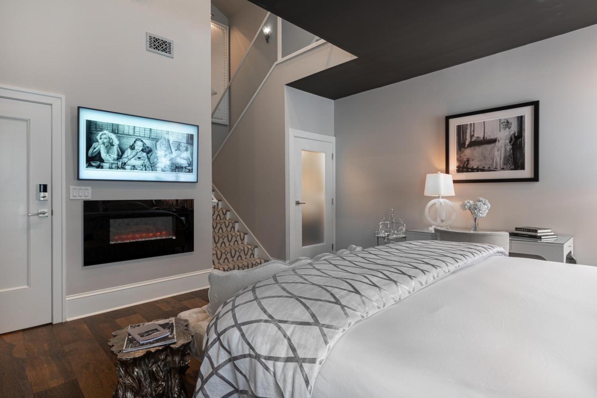 Stonehurst Place Hotel