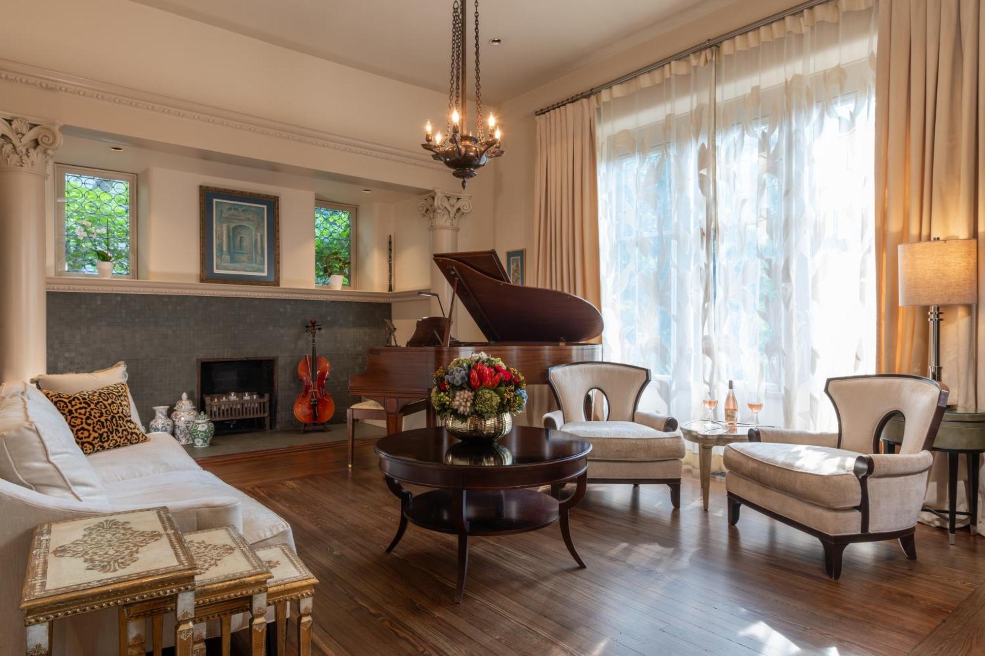 Stonehurst Place 4*