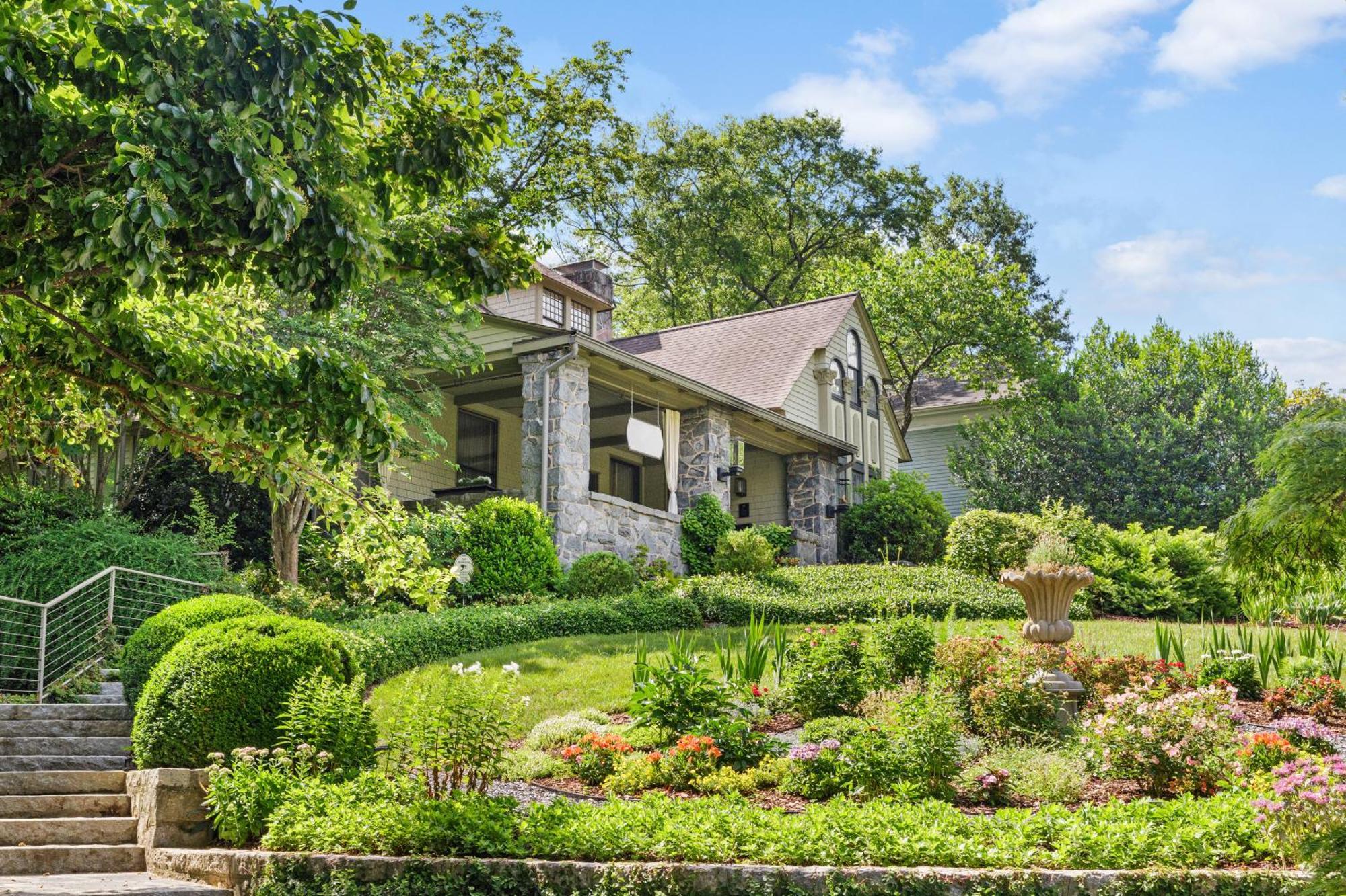 Stonehurst Place