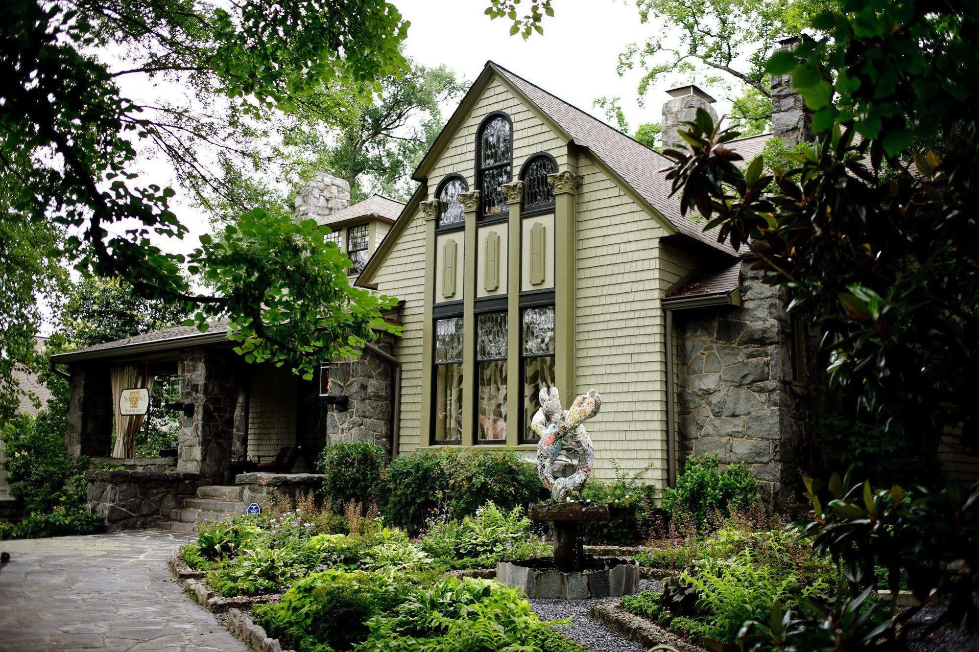 Stonehurst Place Hotel 4*