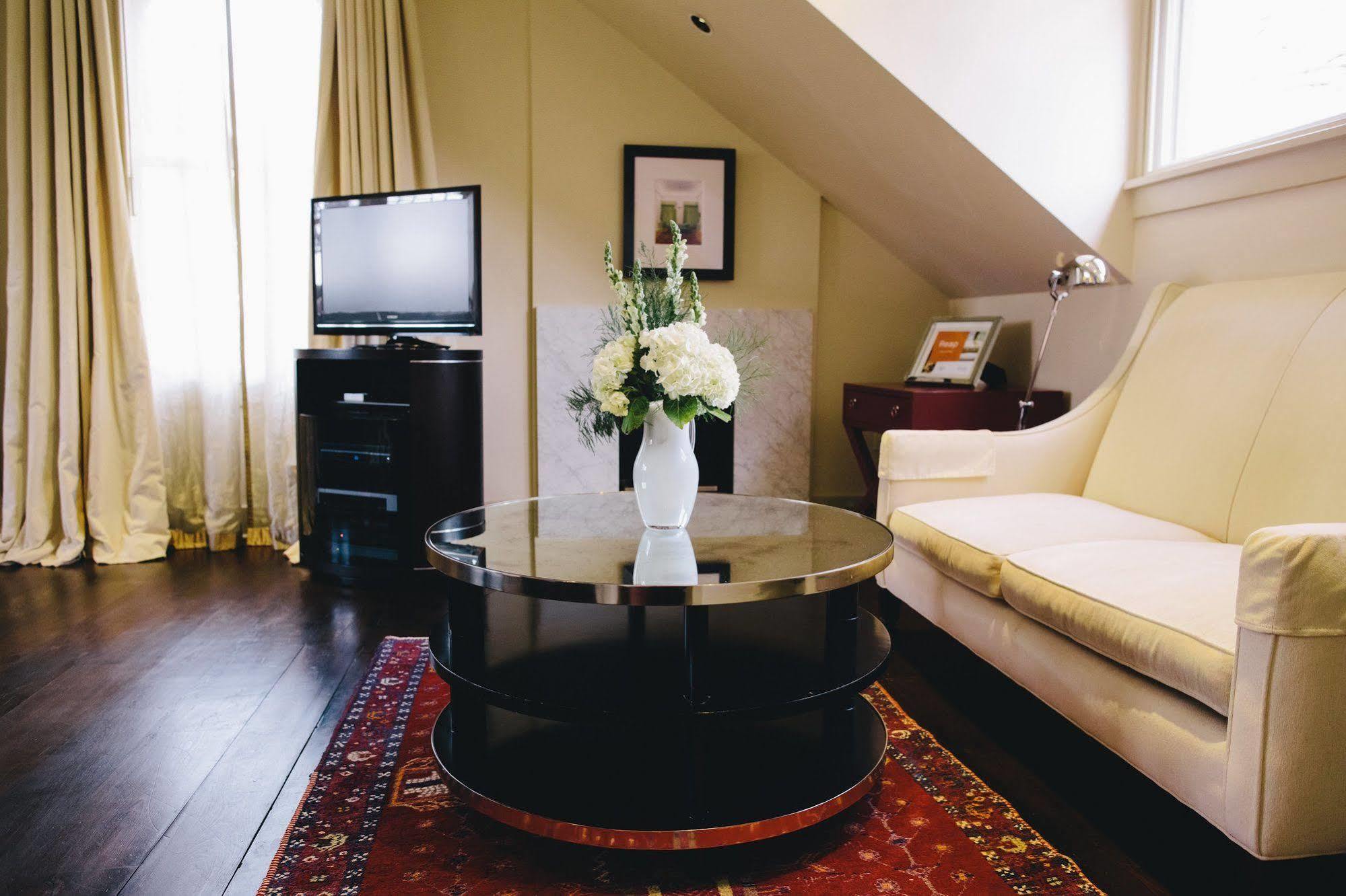 Stonehurst Place