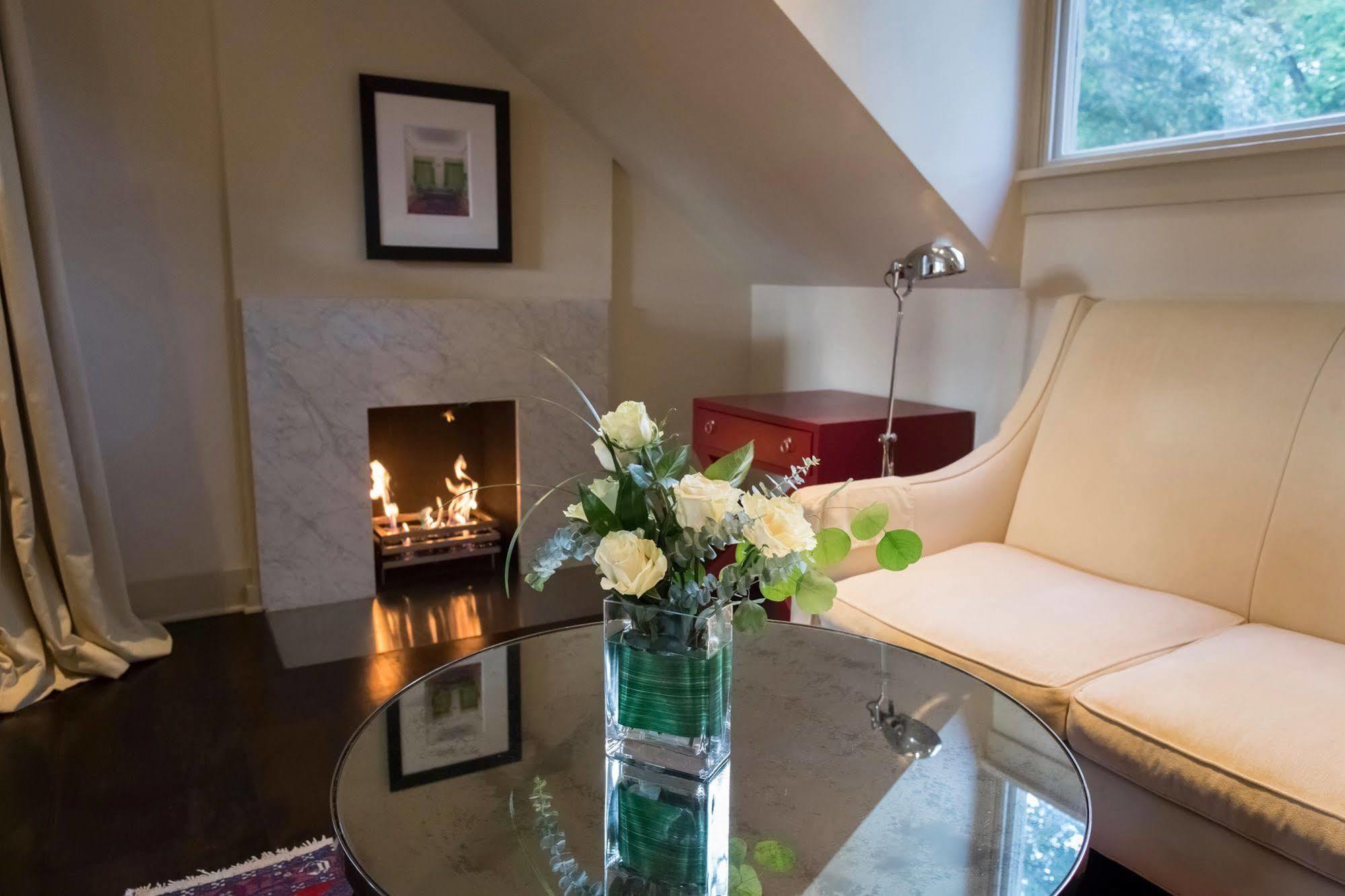 Stonehurst Place 4*